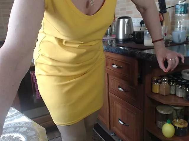 TinaaHott on BongaCams 