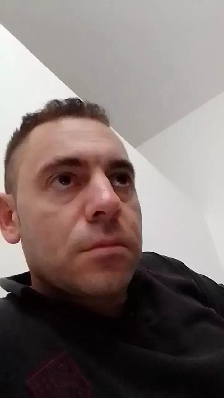 1988_am on Cam4 
