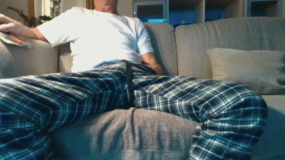 2bighand on Cam4 