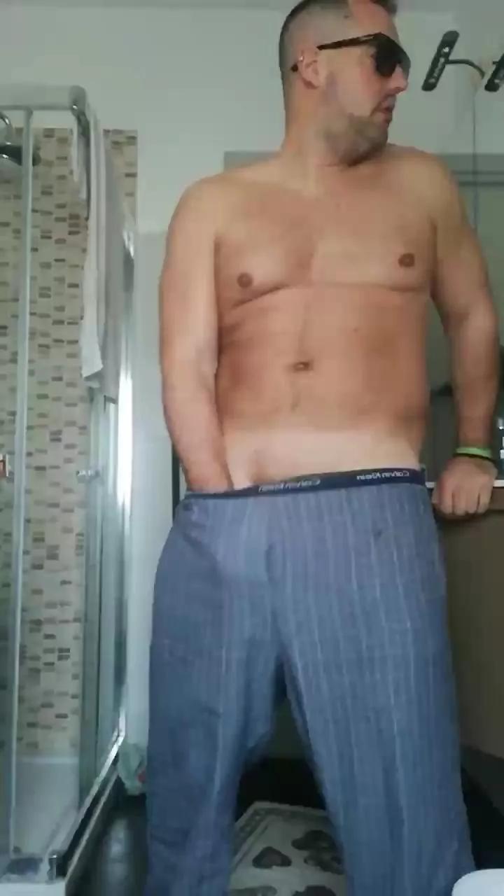 83moro83 on Cam4 