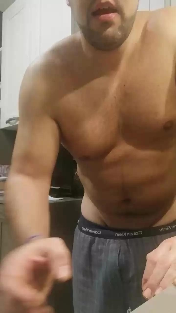 83moro83 on Cam4 