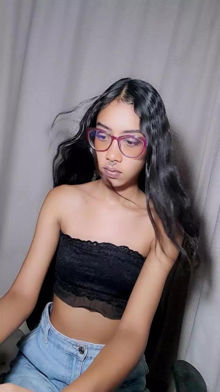 _Hibrida_ on Cam4 
