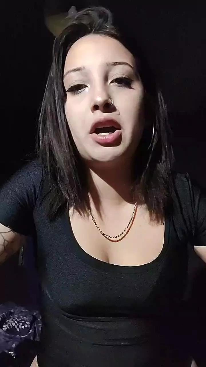 Abriluus on Cam4 