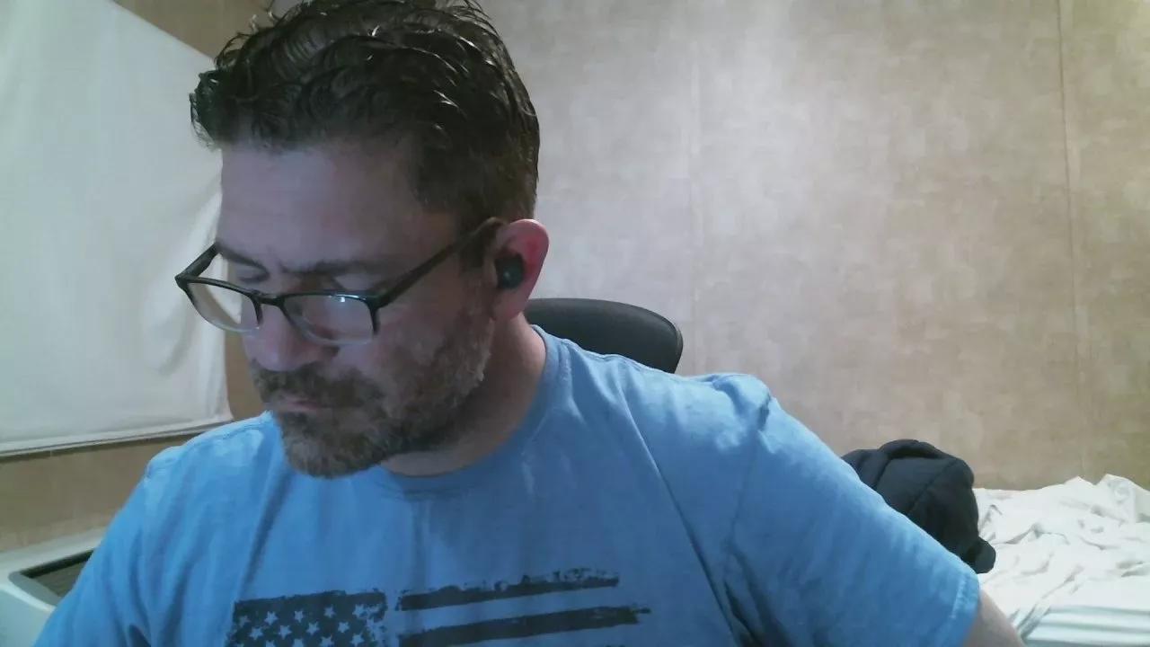 Adam8067 on Cam4 