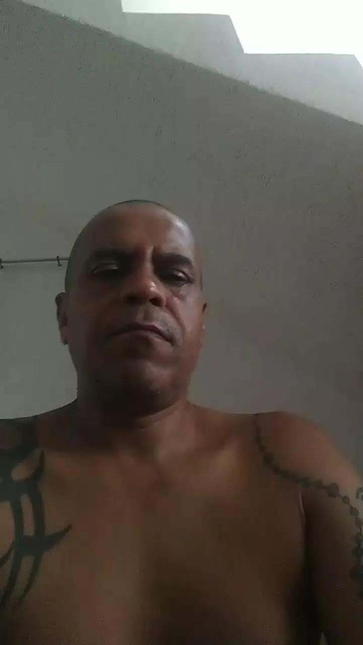 Adilson9000 on Cam4 