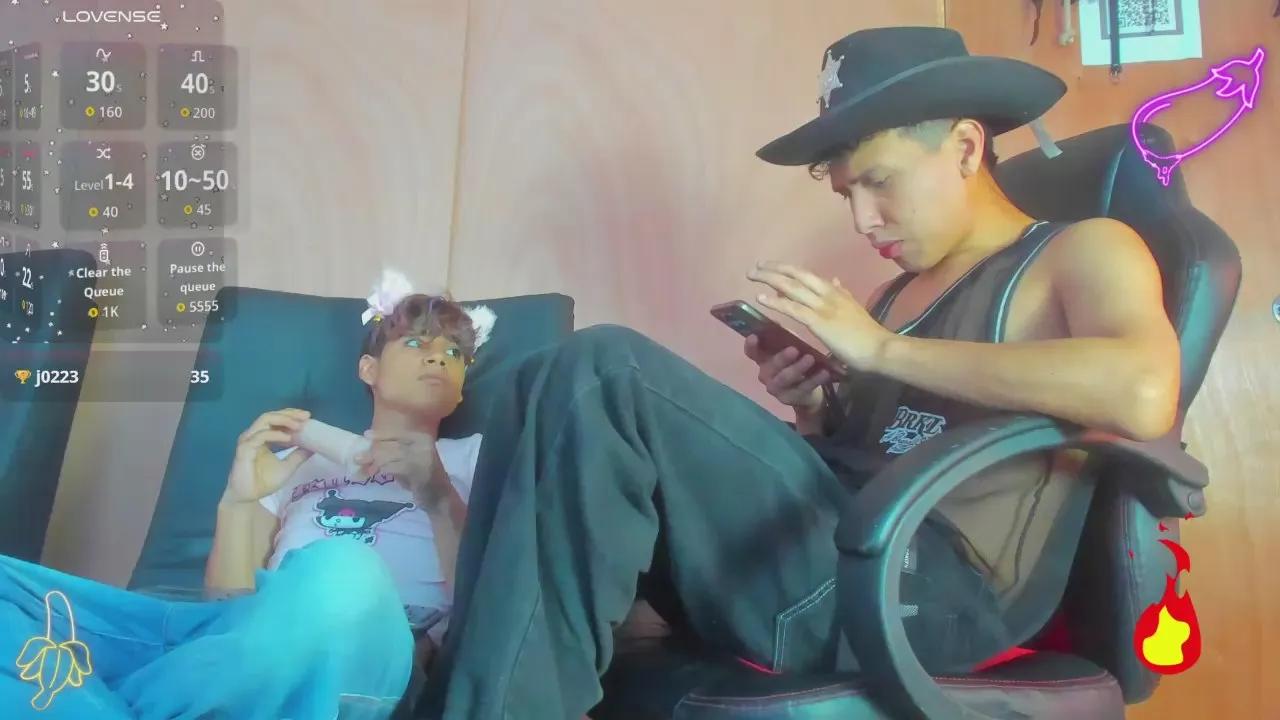 Watch slutty performer Adonhix_fire adonhix_fire from Cam4