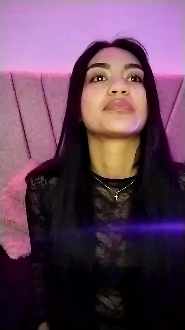 Freechat Alahiateen on Cam4