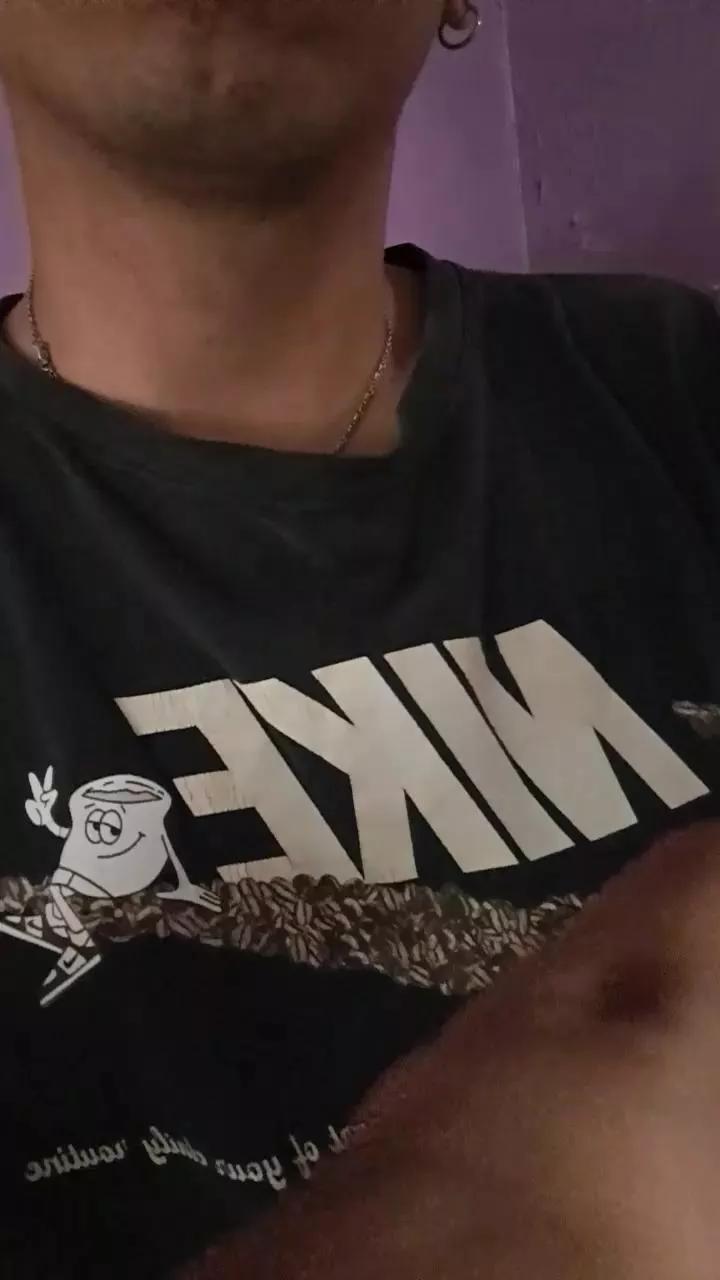 alan610 on Cam4 