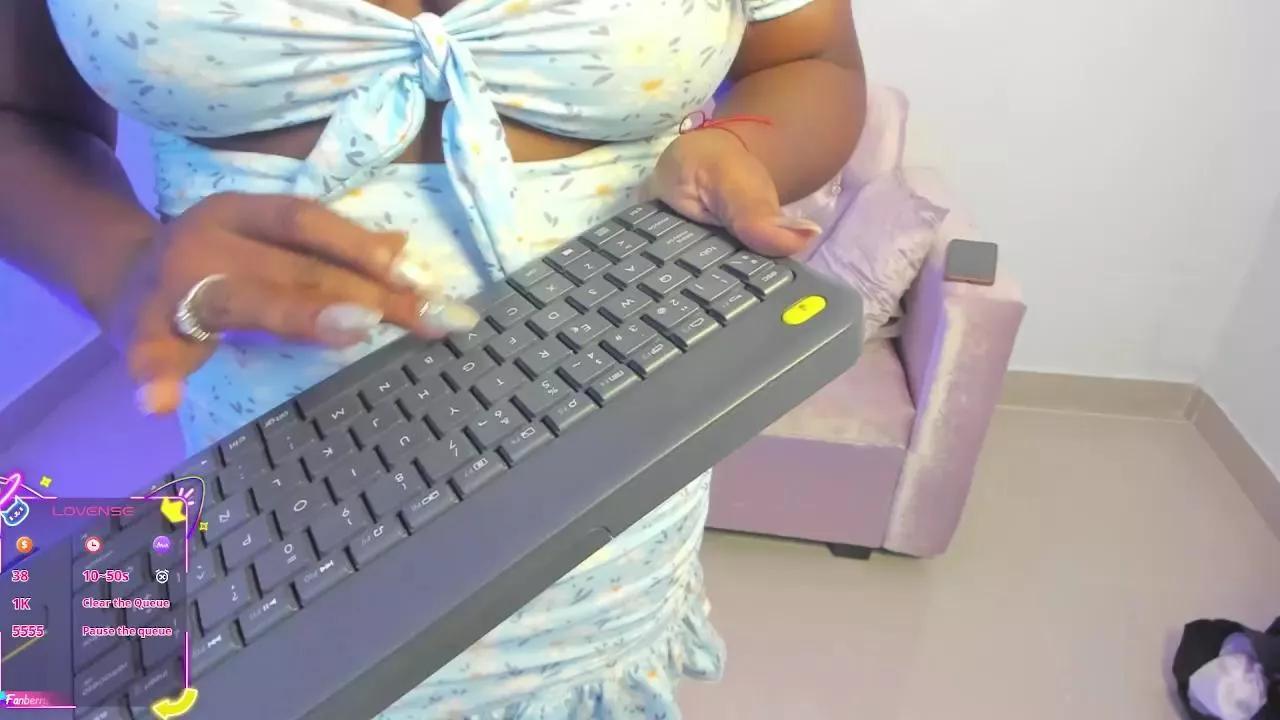 alanavega2 on Cam4 
