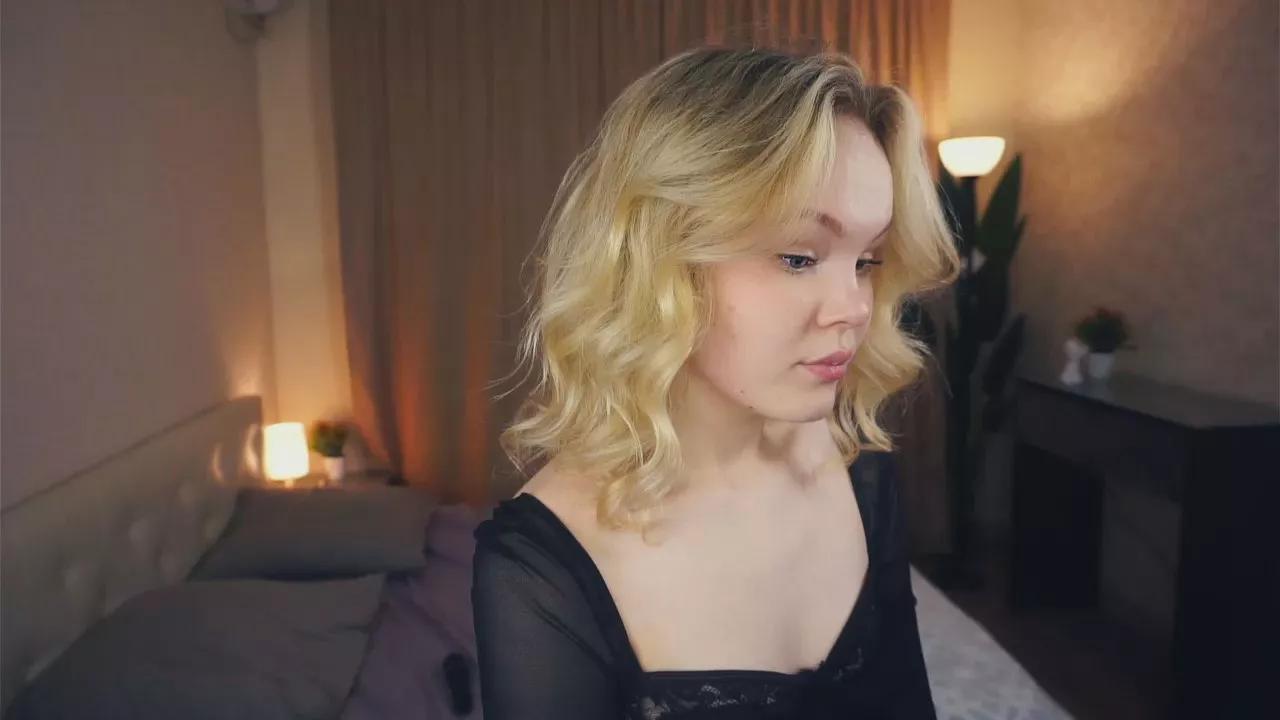 AlbertaAcey on Cam4 