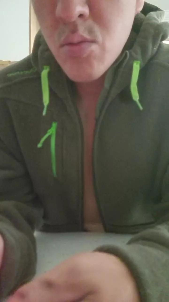 Offline alejcamo on Cam4