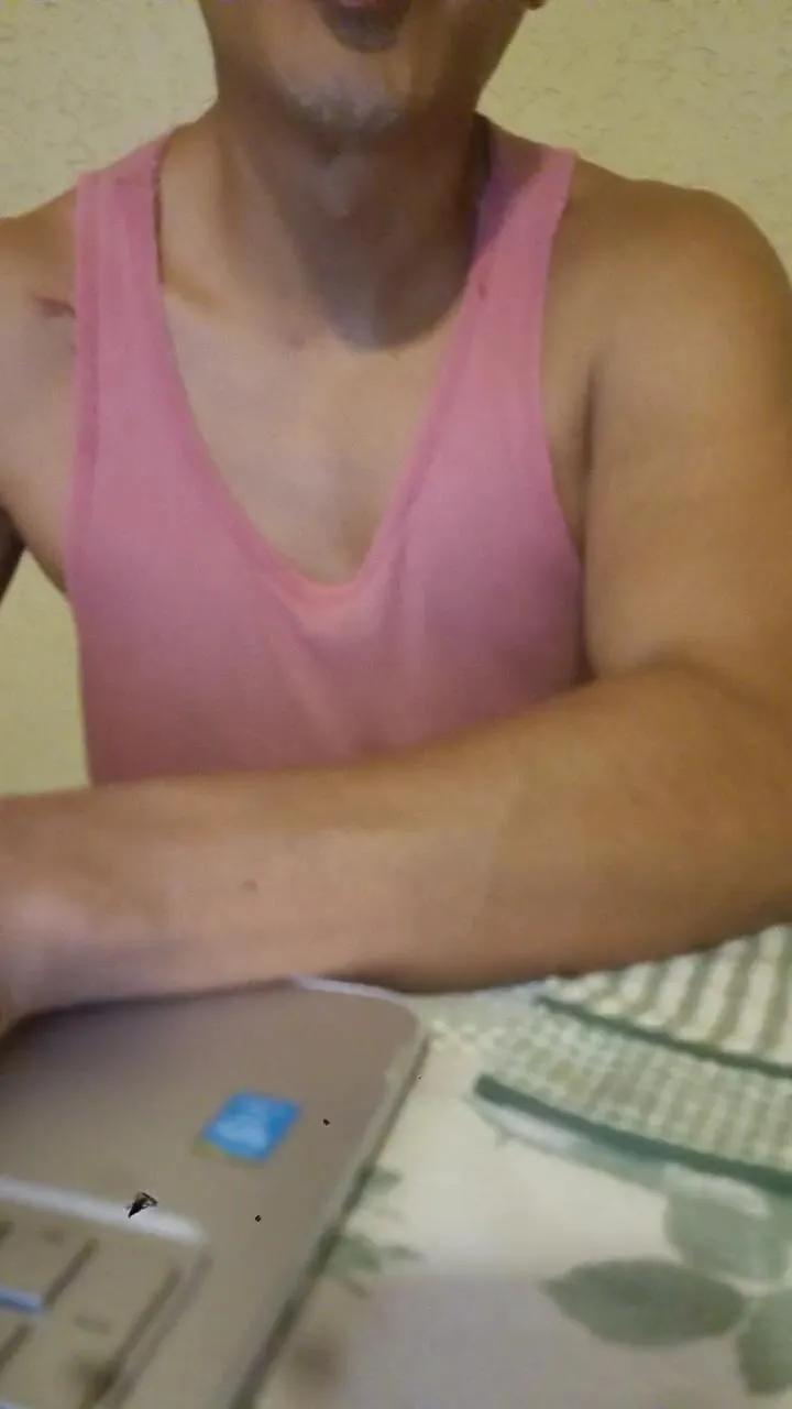 Offline alejcamo on Cam4