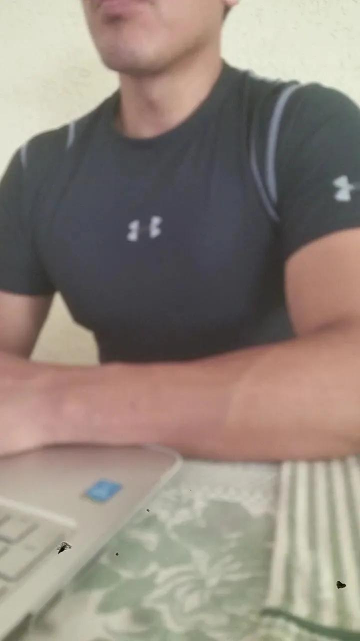 Offline alejcamo on Cam4