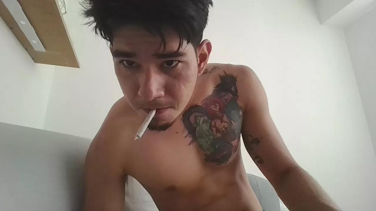 Offline alejo1295_ on Cam4