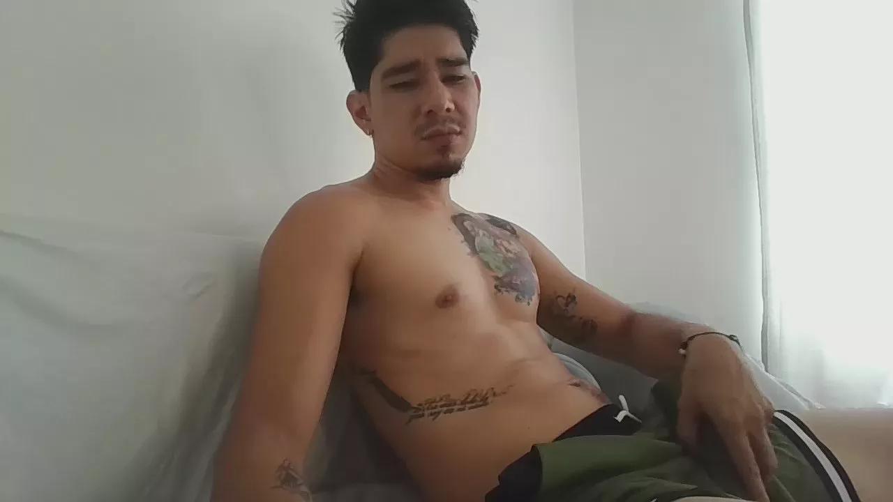 Offline alejo1295_ on Cam4