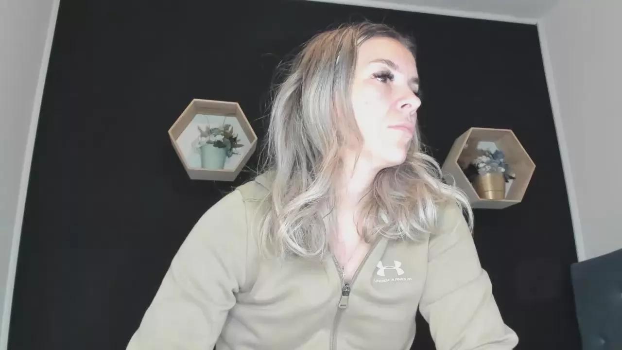 Alesys69 on Cam4 