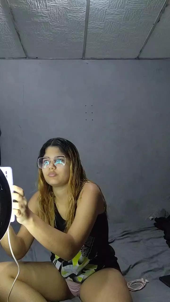 AliceP0 on Cam4 