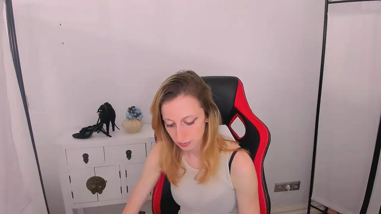 AliceRelax on Cam4 