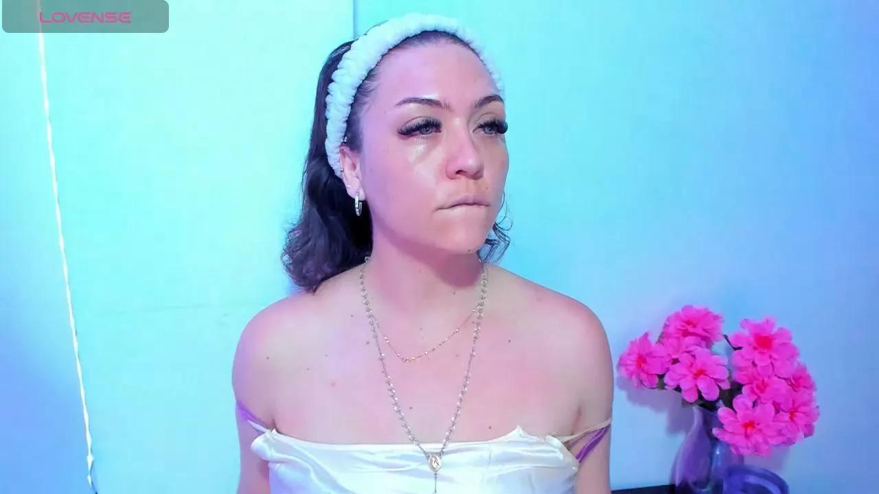 AliciaChelios on Cam4 