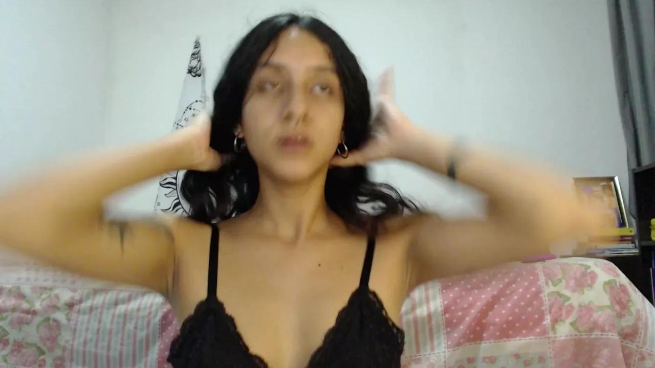 alinawoolf on Cam4 