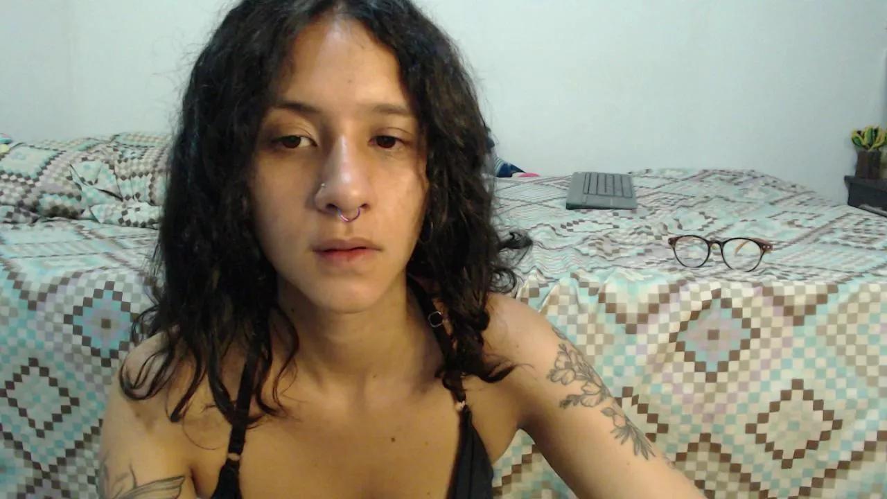 alinawoolf on Cam4 