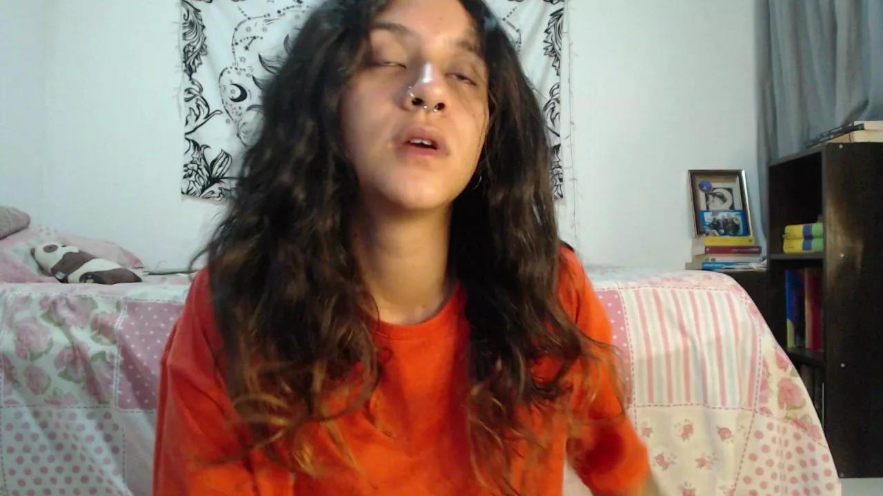alinawoolf on Cam4 
