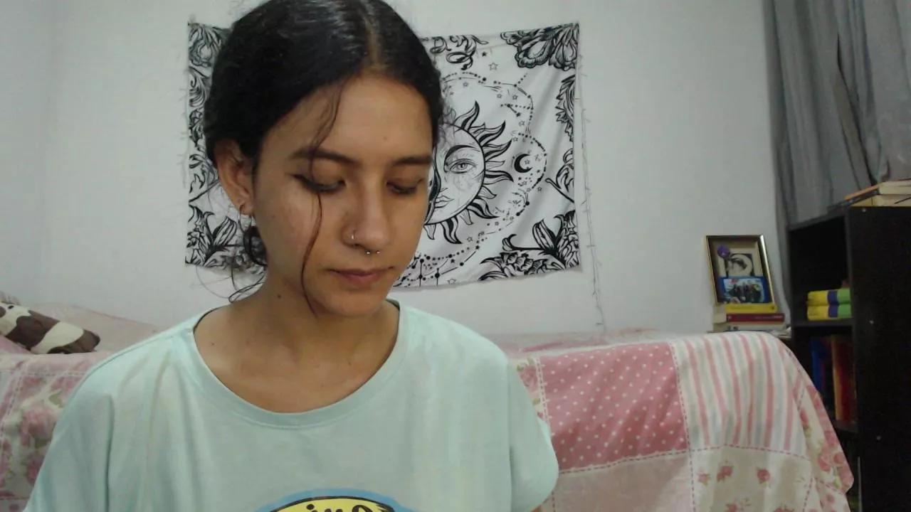 alinawoolf on Cam4 