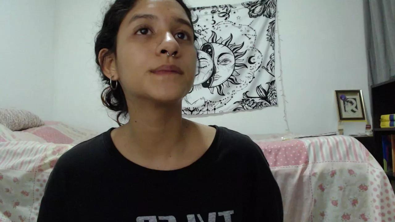 alinawoolf on Cam4 