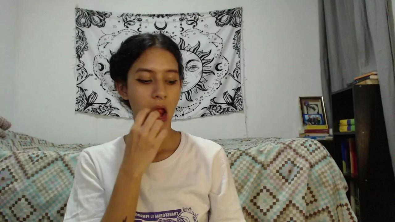 alinawoolf on Cam4 