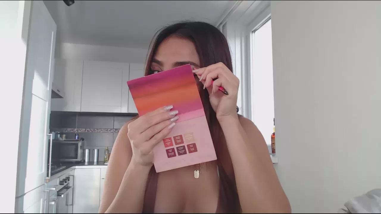 Alishafoxxx on Cam4 