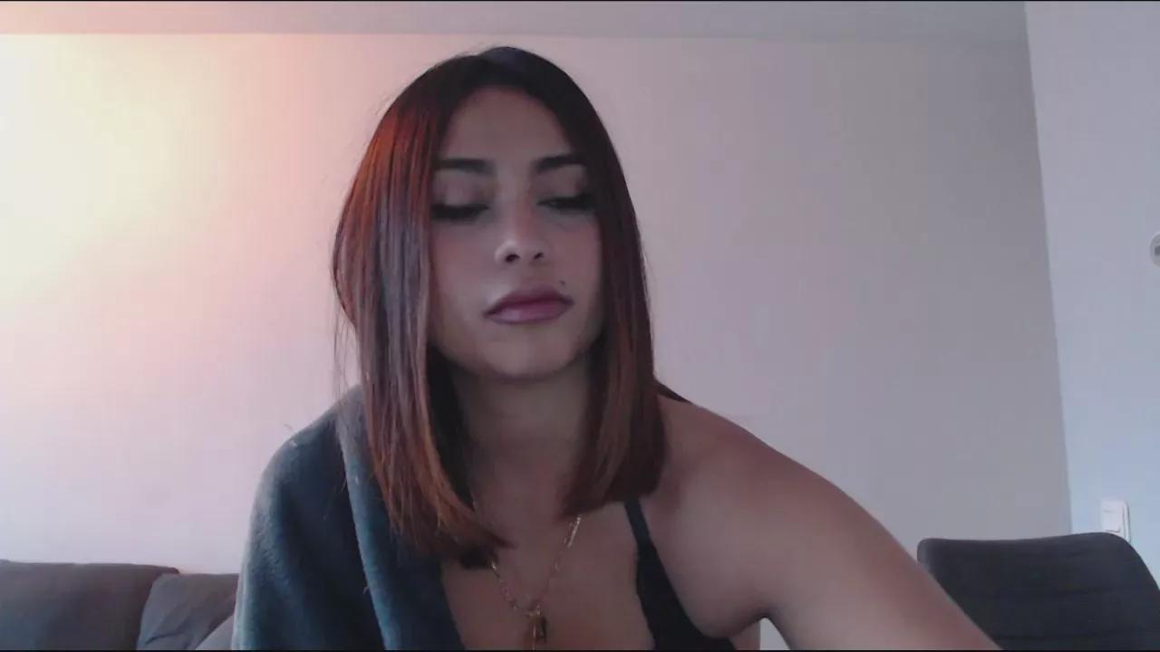 Alishafoxxx on Cam4 
