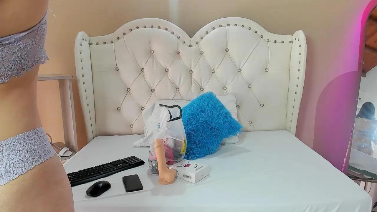 Offline Alison_Milk on Cam4