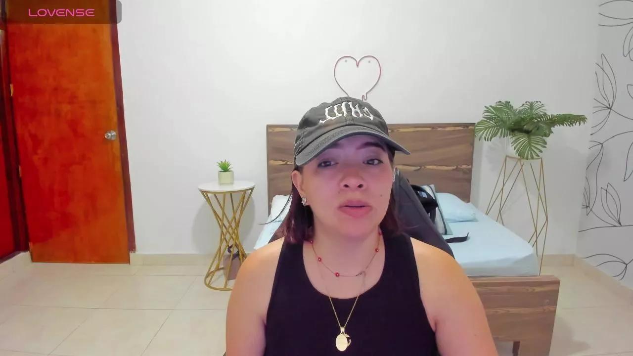 alma_fenix on Cam4 