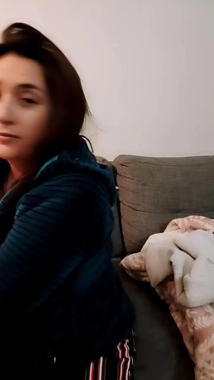 Offline AlmaPagana on Cam4