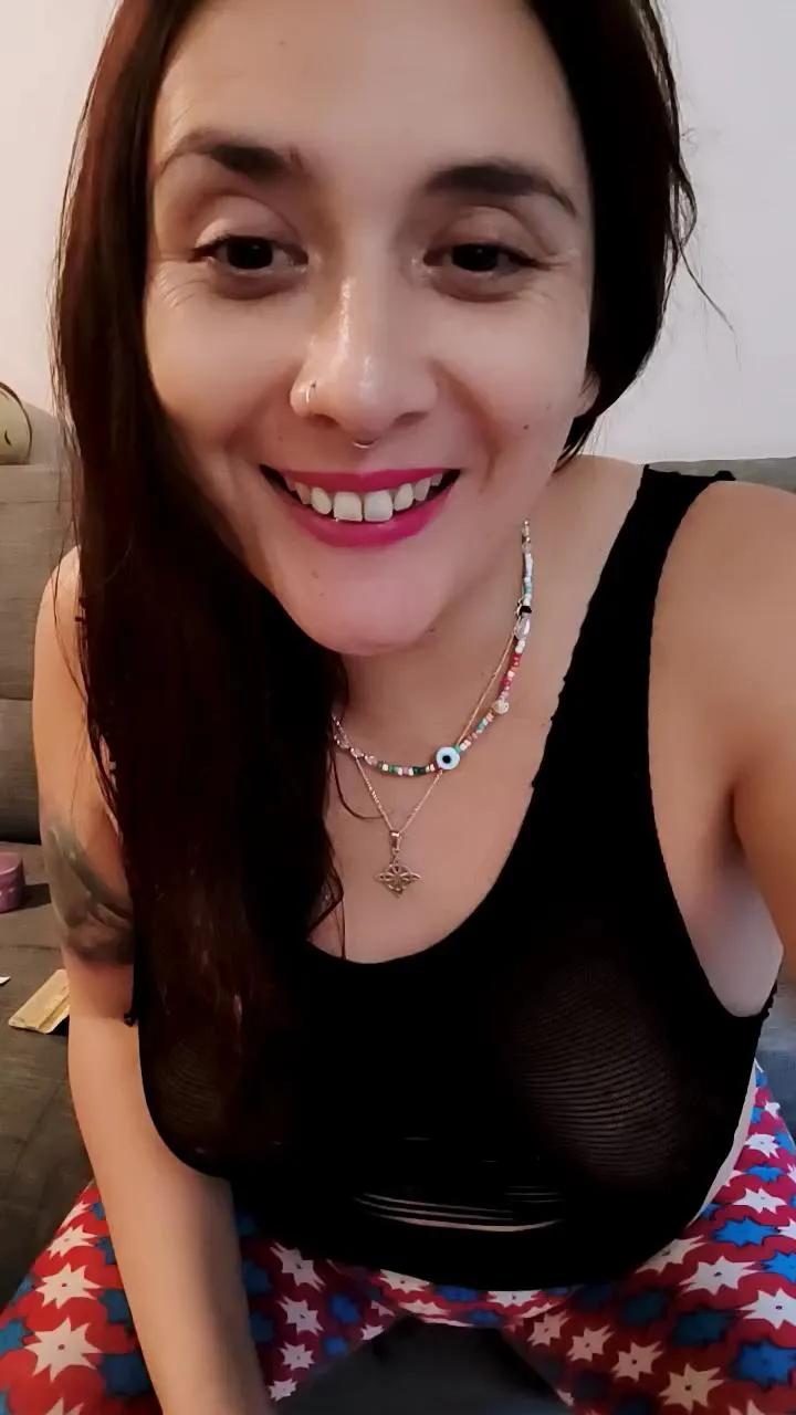 Watch 36 years old AlmaPagana from Cam4 AlmaPagana from Cam4