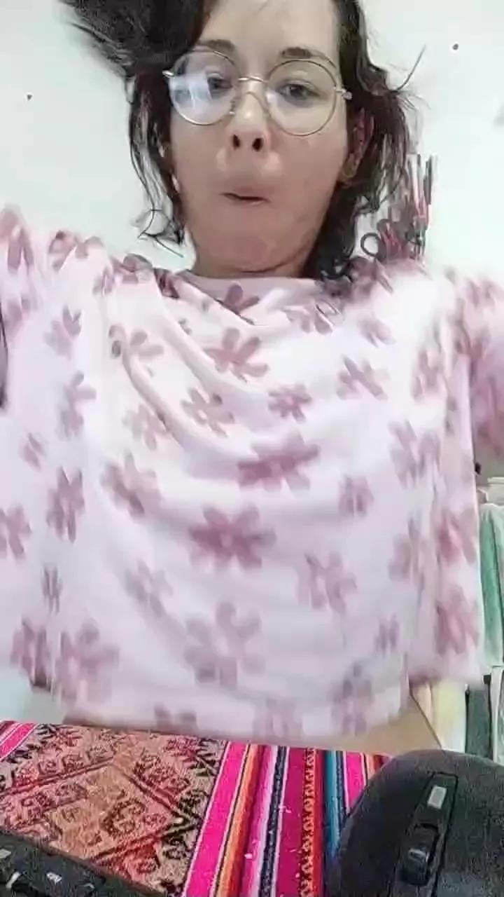 almondwithlove on Cam4 