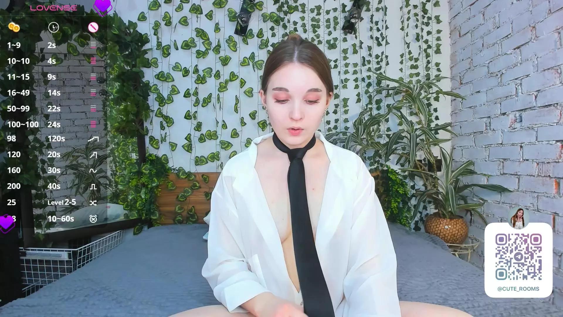 Freechat AlodieFitt on Cam4