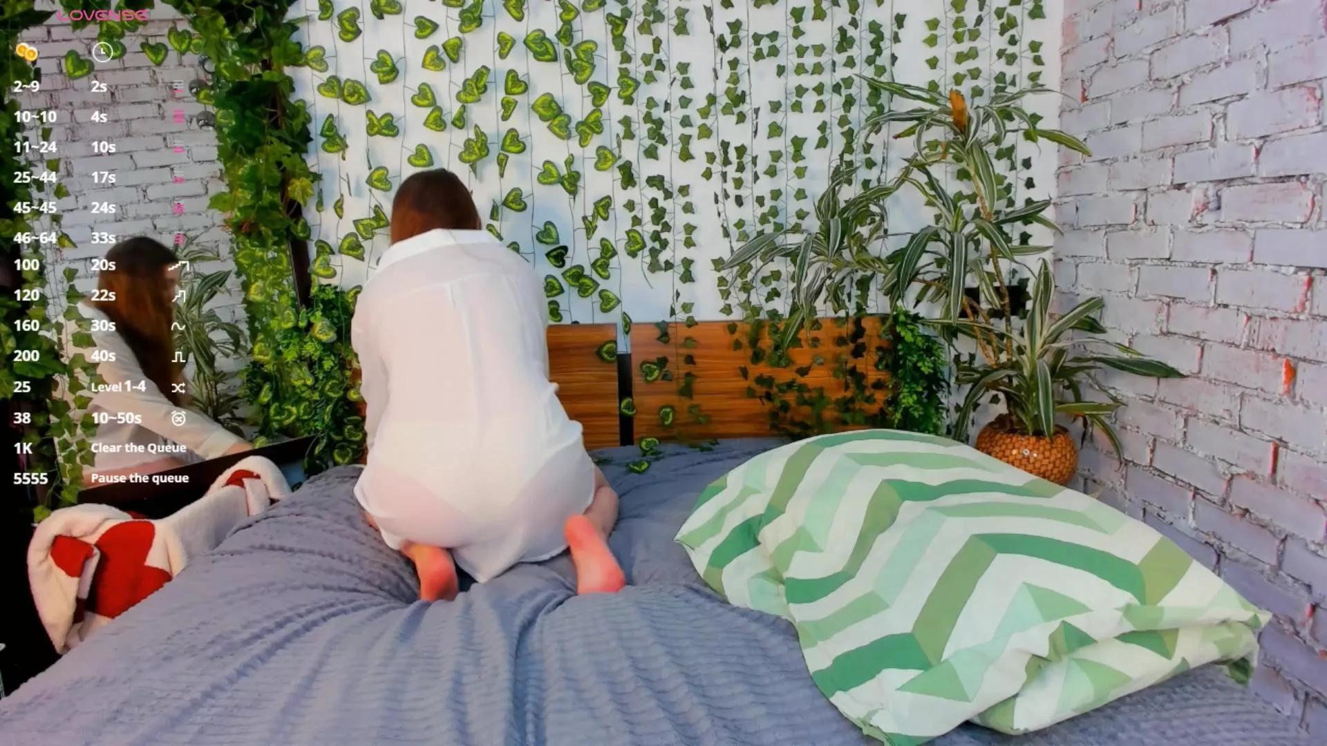 Freechat AlodieFitt on Cam4