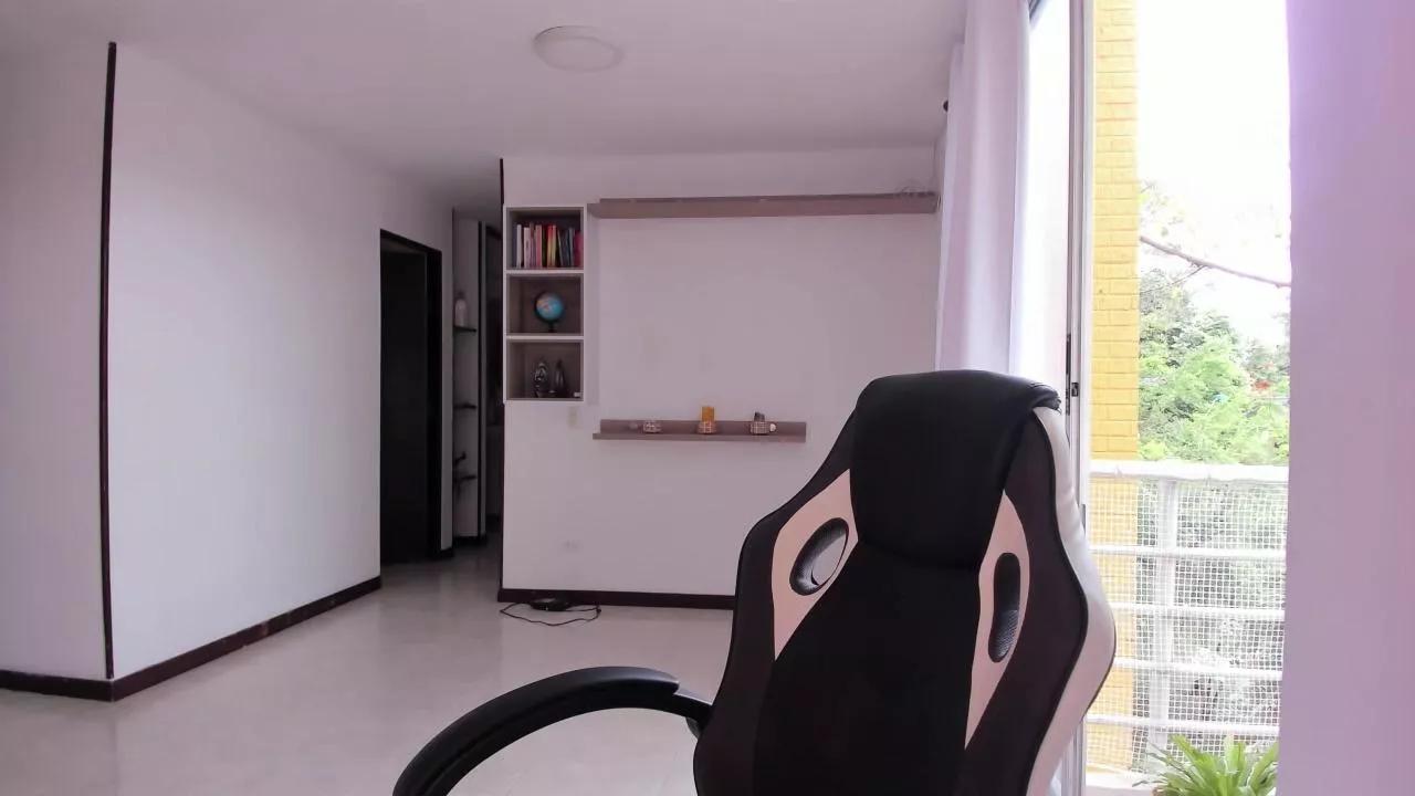 Offline AmelieSweet on Cam4