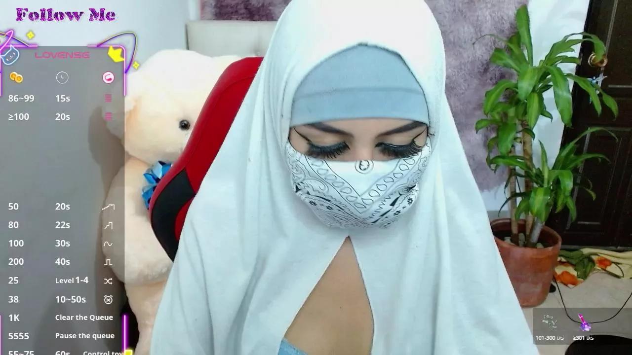 amira_18 on Cam4 