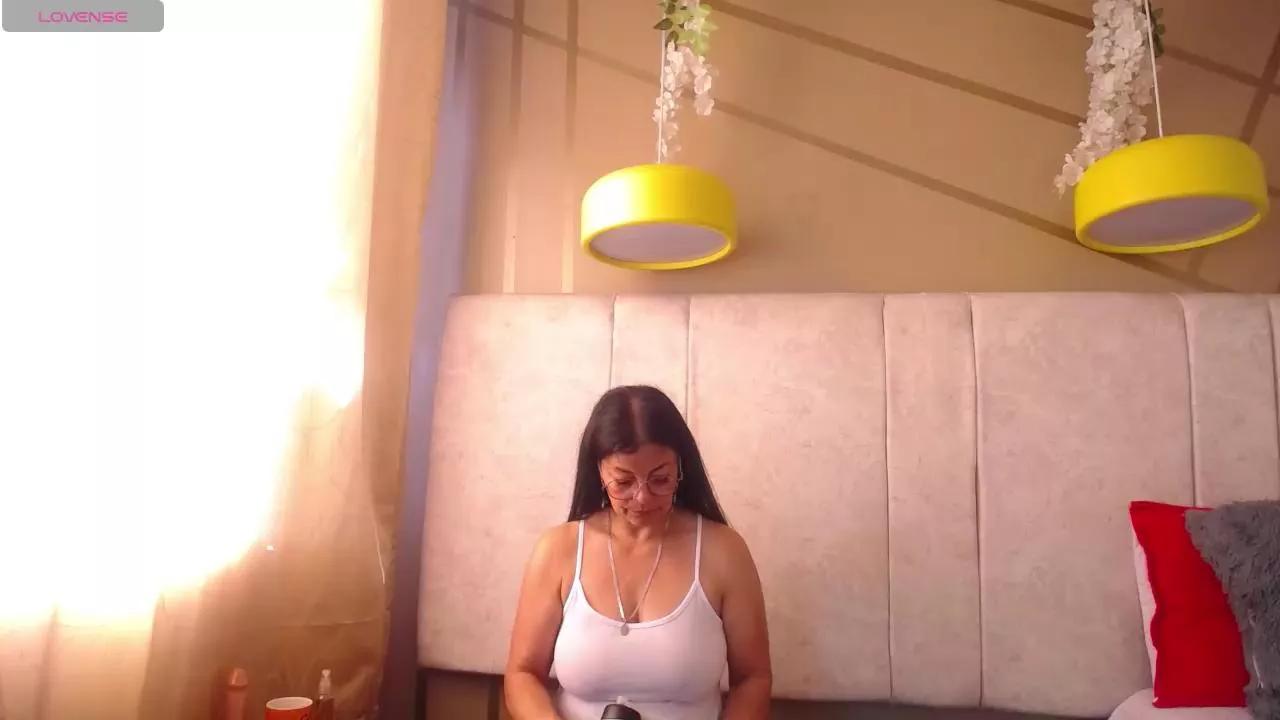 ana_mature_ on Cam4 
