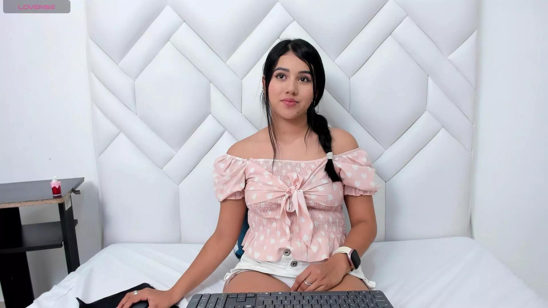 Analia18_ on Cam4 
