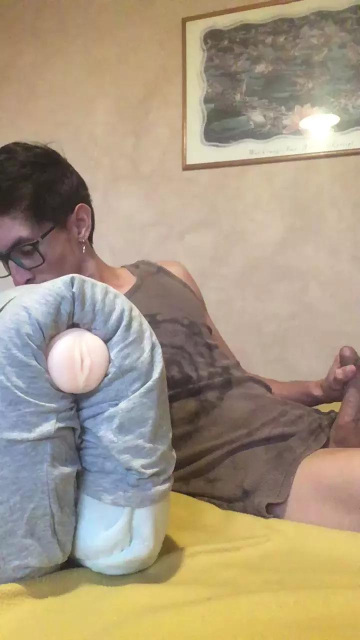 Andysem on Cam4 