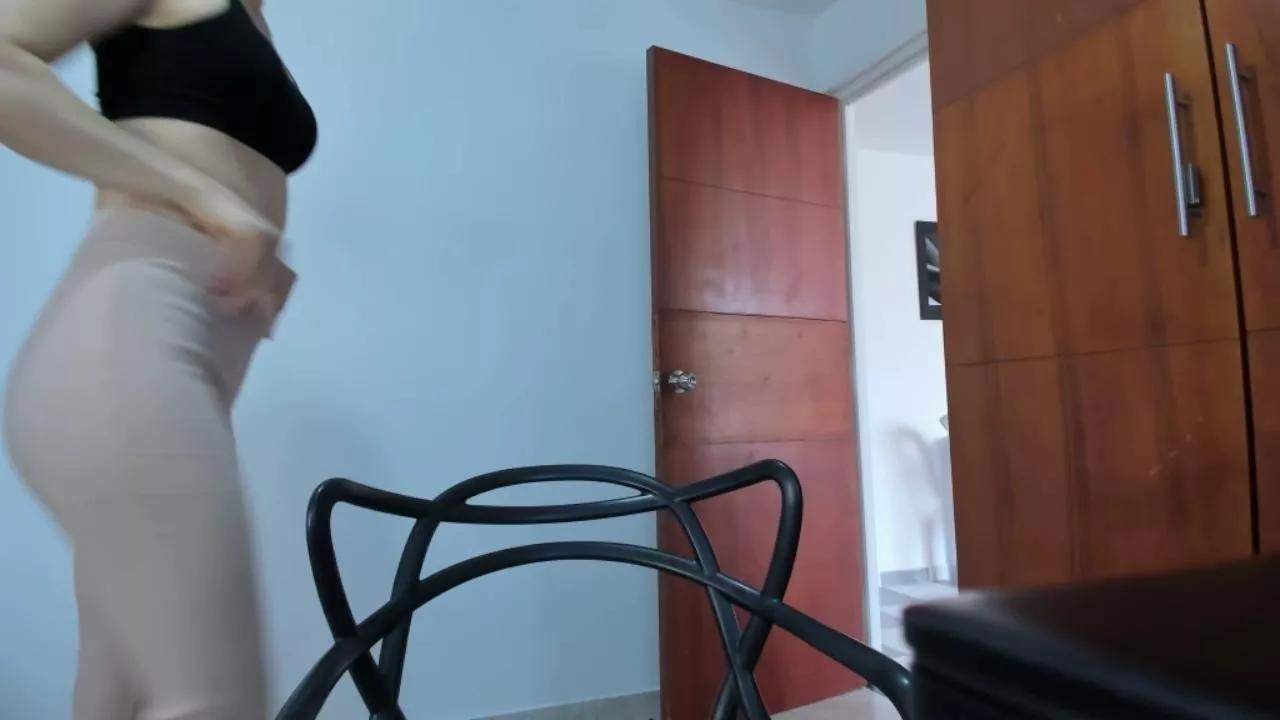 Offline Angywalhs on Cam4