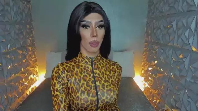 Freechat anitacruisze on Cam4