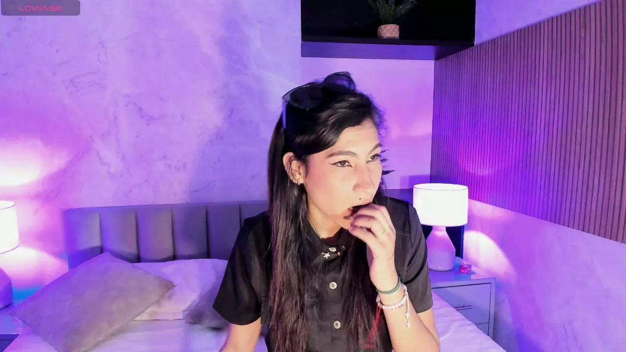 anna_lew on Cam4 