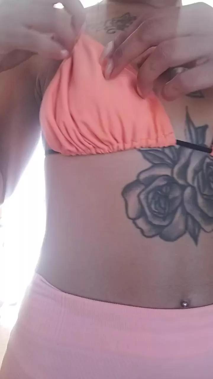 AnnitaYourBitch on Cam4 