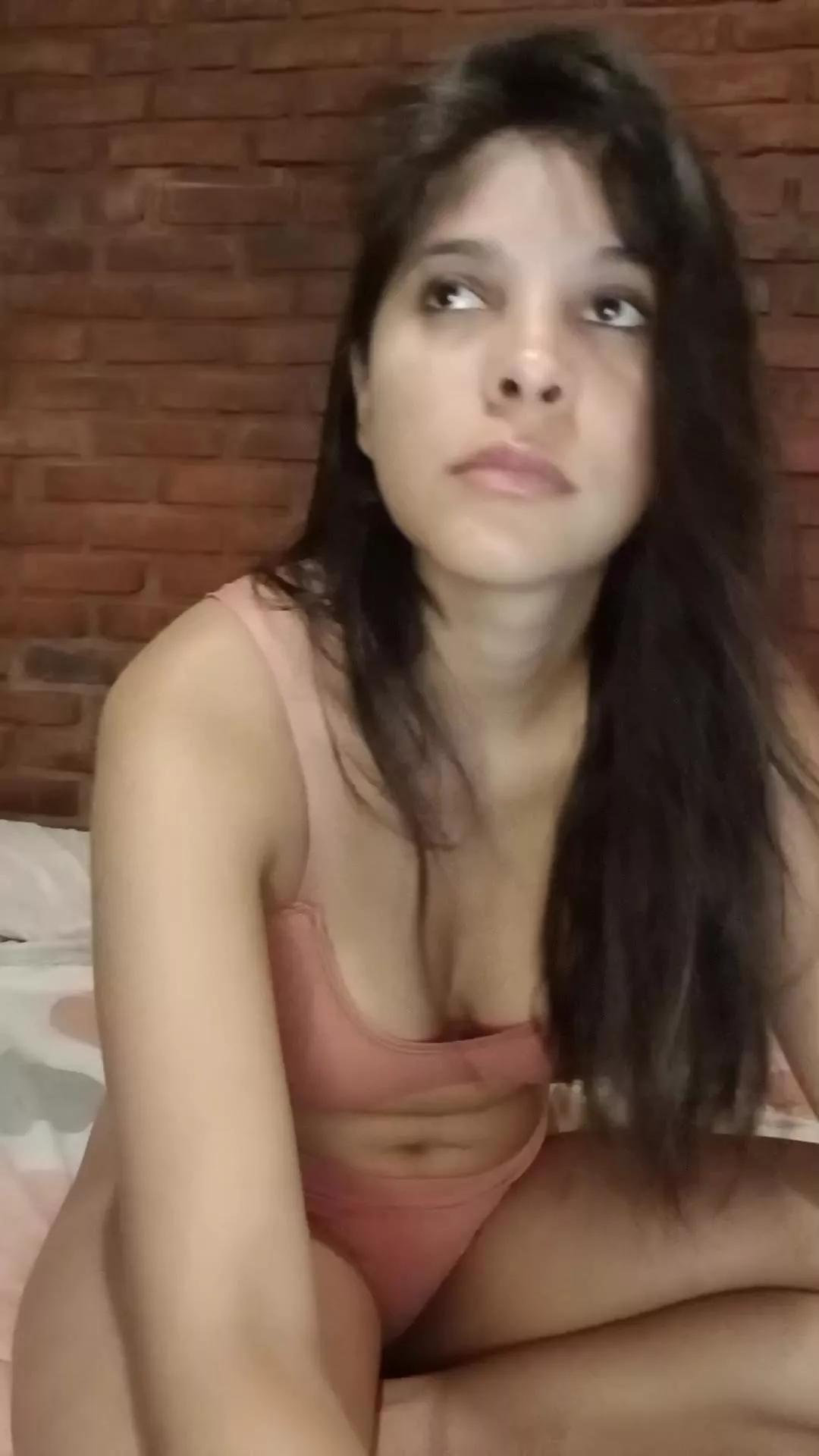 Apriilhot on Cam4 