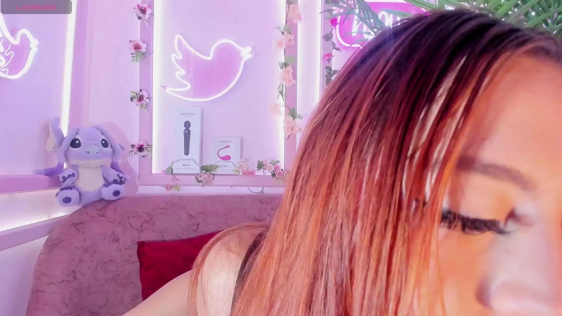 AprilOneiil on Cam4 