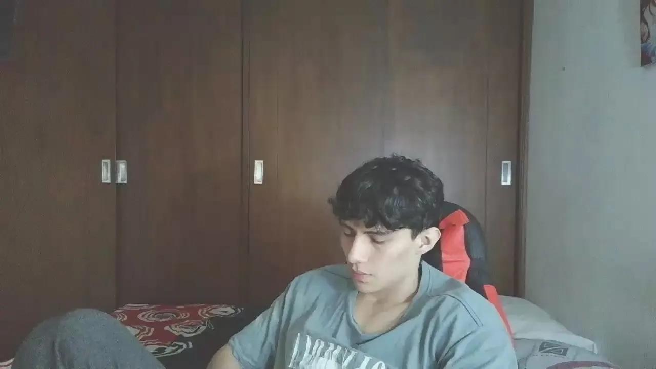 ares_bigcock on Cam4